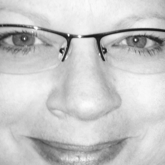 Meet your Posher, Paulette - Picture 1 of 1